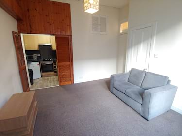 1 bed flat, Lochrin Terrace, Tollcross, Edinburgh, EH3 9QL