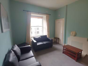 3 bed flat, Valleyfield Street, Tollcross, Edinburgh, EH3 9LP