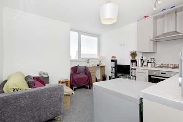 2 bed flat, Orchard Street, Old Aberdeen, Aberdeen, AB24 3DB