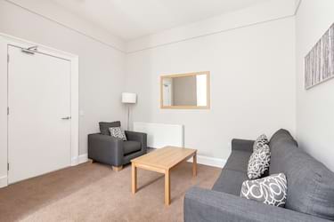 5 bed flat, Grove Street, City Centre, Edinburgh, EH3 8BB