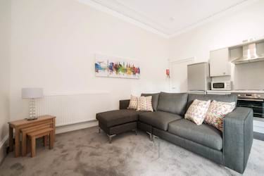 2 bed flat, Alexandra Parade, Dennistoun, Glasgow, G31 3BX