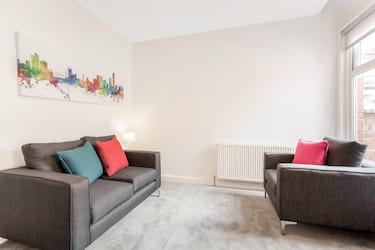 3 bed house, Valencia Road, Barton, Salford, M7 3TD