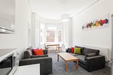 2 bed flat, Craigpark Drive, Dennistoun, Glasgow, G31 2NU