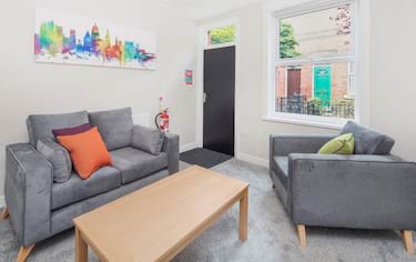 2 bed house, Stanley Avenue, Forest Fields, Nottingham, NG7 6PU