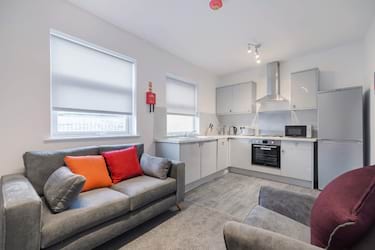 2 bed flat, Denman Street West, Radford, Nottingham, NG7 3FN