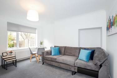 4 bed house, Tennal Road, Harborne, Birmingham, B32 2HJ