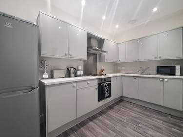4 bed flat, South Clerk Street, Newington, Edinburgh, EH8 9PT