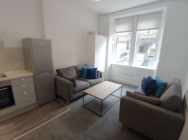 2 bed flat, Albert Street, Leith, Edinburgh, EH7 5NA