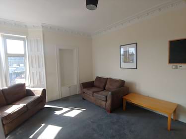 2 bed flat, West Lyon Street, Maryfield, Dundee, DD4 6QP