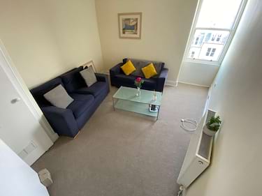 3 bed flat, Marchmont Crescent, Marchmont, Edinburgh, EH9 1HN