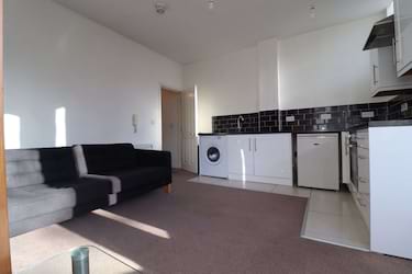 1 bed flat, Albany Road, Roath, Cardiff, CF24 3NU