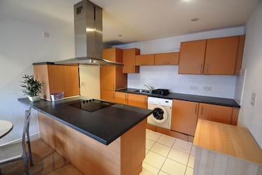2 bed flat, Kilcredaun House, Ferry Road, Cardiff, CF11 0JG