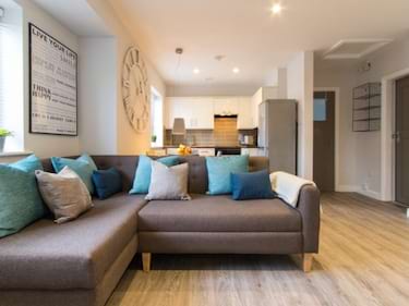 3 bed flat, Victoria Road, Leeds, Leeds, LS6 1PD