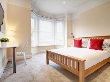 8 bed house, Queens Road, Leeds, Leeds, LS6 1HU