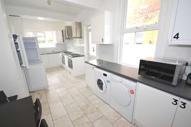 8 bed house, London Road, University, Reading, RG1 3PB