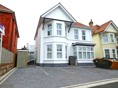 2 bed flat, Flat 4, 11 Grand Avenue, Bournemouth, Bournemouth, BH6 3SU