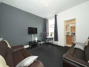 3 bed house, Salford, Salford, Salford, M6 6BB
