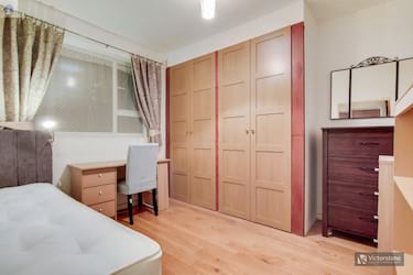 1 bed flat, Plender Court, Plender Street, London, NW1 0DH