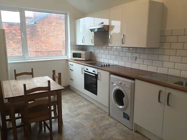 3 bed flat, Beverley Road, East Yorkshire, Hull, HU5 1LP