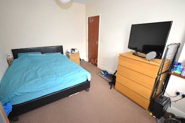 4 bed house, Erleigh Court Gardens, Reading, Reading, RG6 1EJ