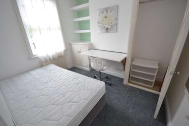 4 bed house, Granby Gardens, University, Reading, RG1 5RT