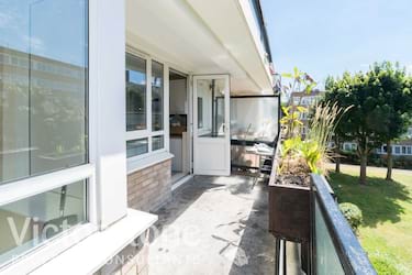 2 bed flat, Clearbrook Way, Whitechapel, London, E1 0SD