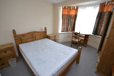 4 bed house, Stanhope Road, Reading, Reading, RG2 7HW
