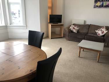 3 bed flat, Mutley Plain, Mutley, Plymouth, PL4 6JJ