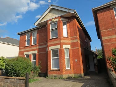 3 bed flat, Charminster, Bournemouth, Bournemouth, BH3 7JZ