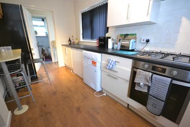 3 bed house, Linden Road, University, Reading, RG2 7EQ