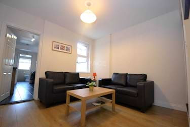 4 bed house, Wykeham Road, University, Reading, RG6 1PN