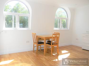 1 bed flat, City Road, Angel, London, EC1V 1LA