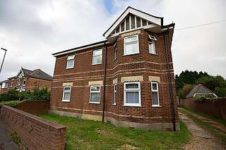 5 bed flat, 201 Redhill Drive, Bournemouth, Bournemouth, BH10 6AJ