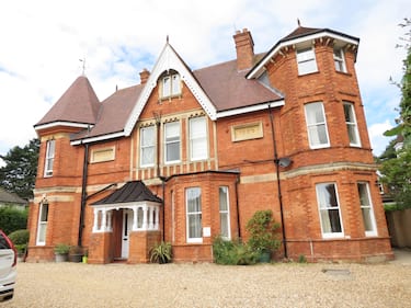 3 bed flat, 3 Clarendon Road, Westbourne, Bournemouth, BH4 8AJ