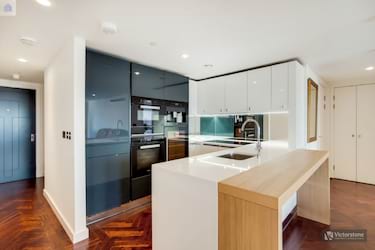 1 bed flat, City Road, Clerkenwell, London, EC1V 1AT