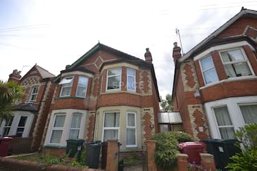 5 bed house, Palmer Park Avenue, University, Reading, RG6 1DN