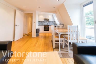 3 bed flat, Chapel Market, Angel, London, N1 9EZ