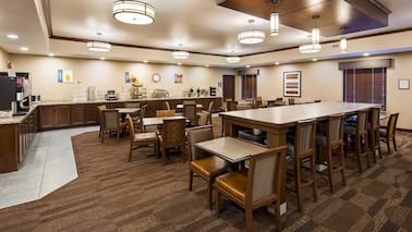 Best Western Lincoln Inn and Suites
