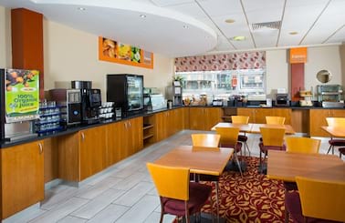 Express by Holiday Inn Cardiff Airport