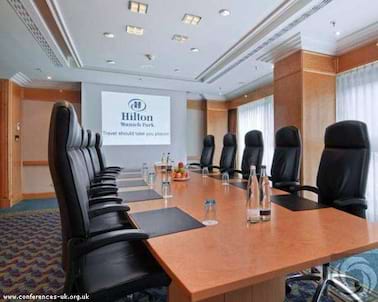 Salon Macke Boardroom
