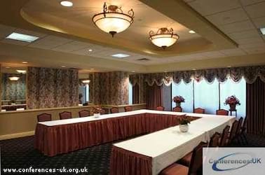 Hilton Oak Lawn