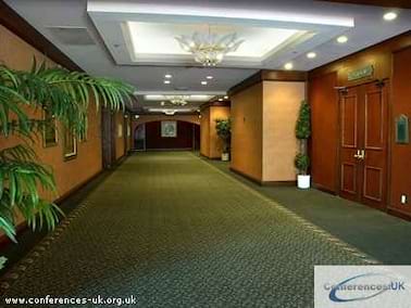 Hilton Palm Beach Airport