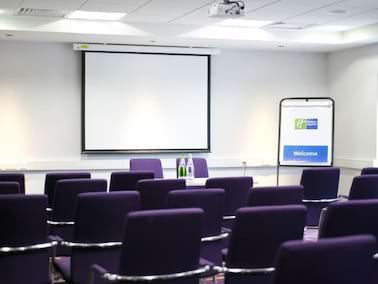 Holiday Inn Express Dunstable