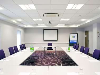 Holiday Inn Express Dunstable