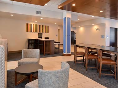Holiday Inn Express Hotel and Suites Brighton