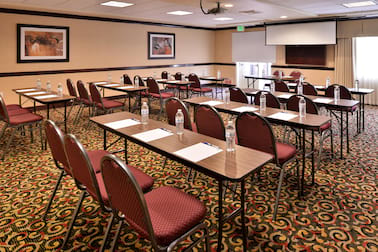 Holiday Inn Express Hotel and Suites Lincoln