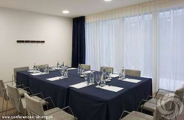 Daylight Meeting Room