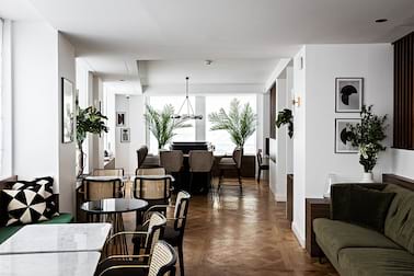 Holiday Inn Garden Court  PARIS-ELYSEES
