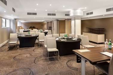 Radisson Blu Hotel London Tottenham Court Road