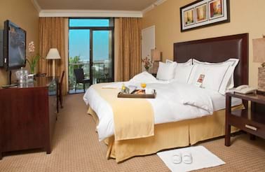 Radisson Hotel Newport Beach